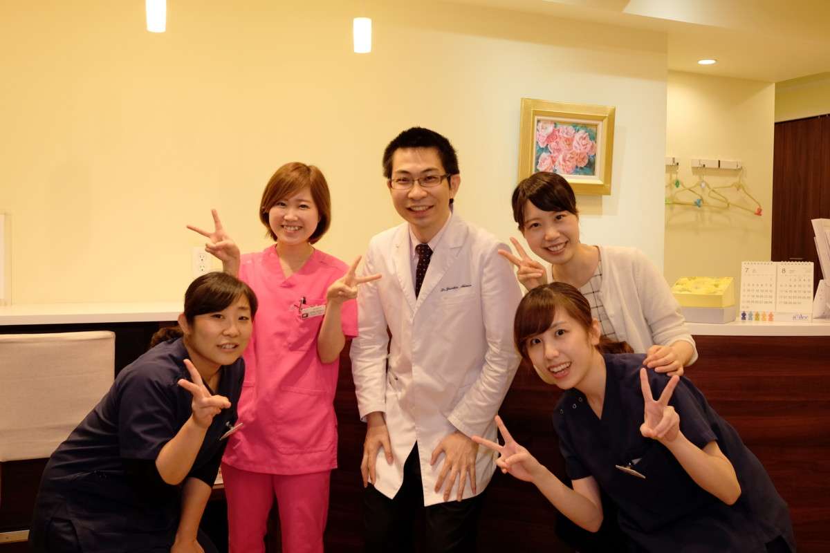 Shimizu Dental Clinic スタッフ集合写真