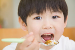 小児歯科では食育を推進